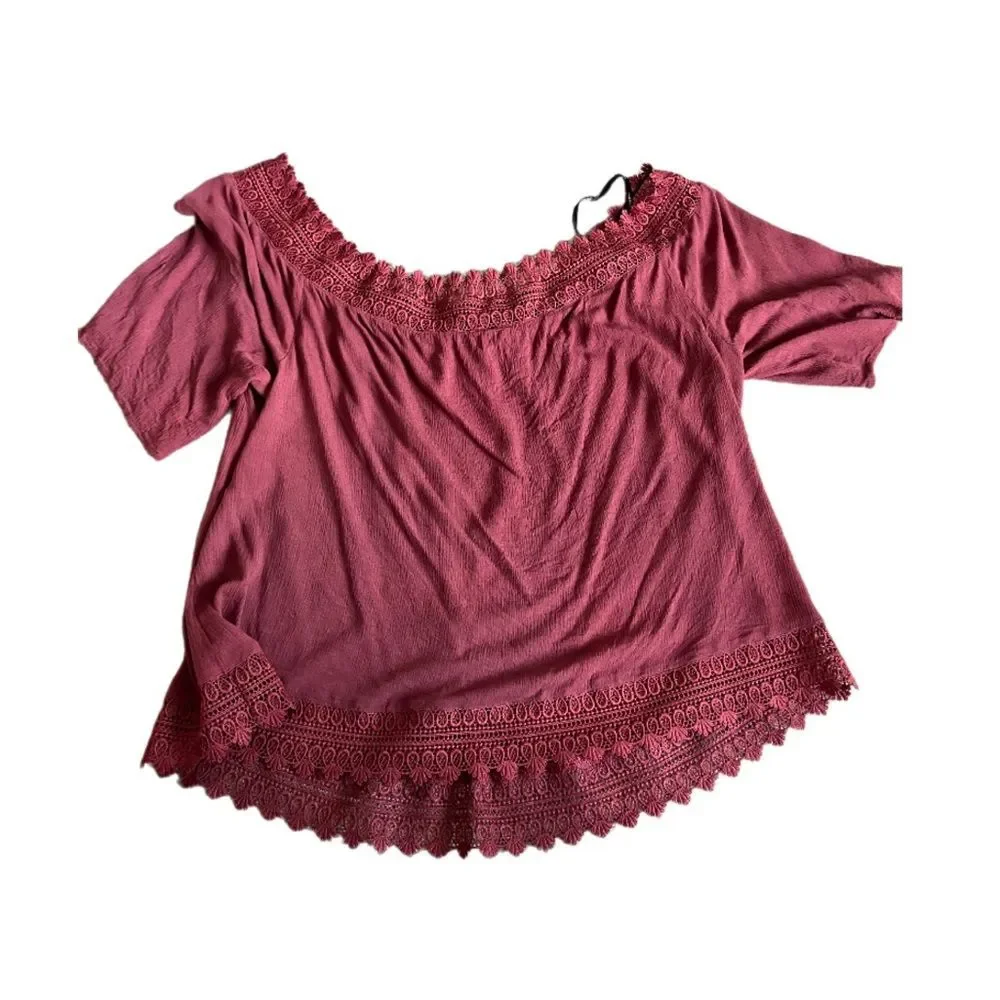 City chic wide neck lace trim blouse OFF SHOULDER SIZE 22